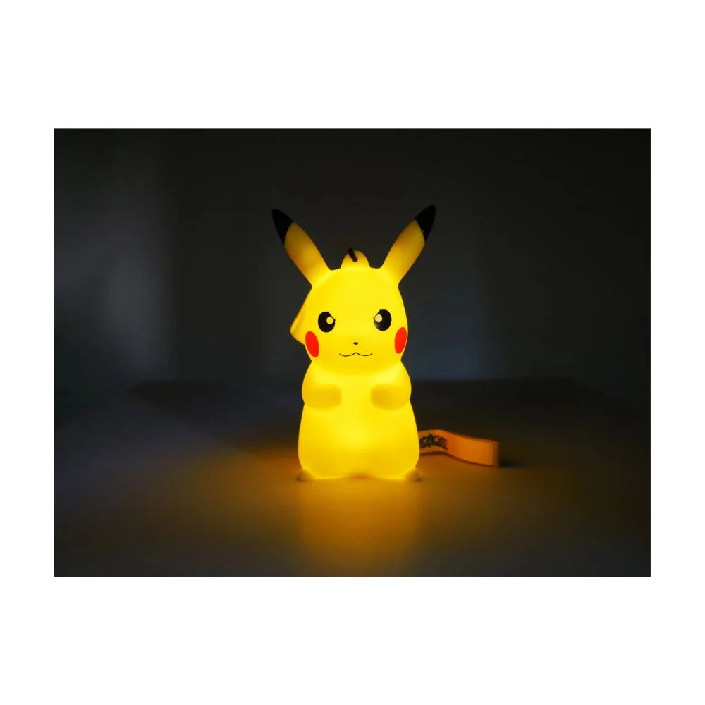 Pokémon Figurine Lumineuse Pikachu Grincheux Avec Dragonne - Image 2